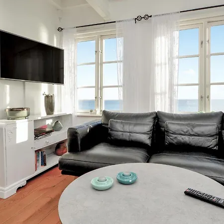 3 Bedroom In Holiday home